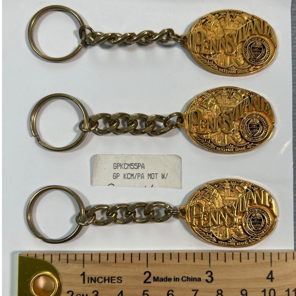 Pennsylvania Keychain Keystone State Gold Tone Metal Key Ring Vintage Retro Y2K